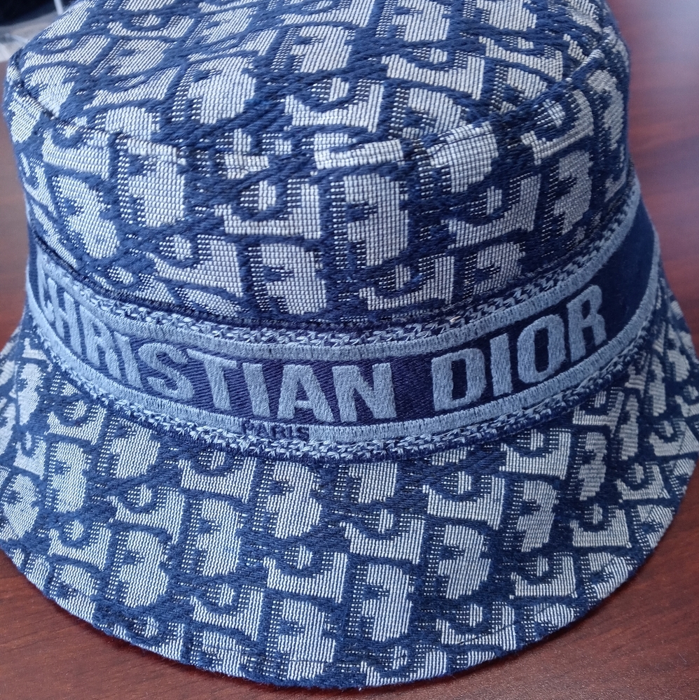 SOLD🎉🎉🎉NWOT Christian  Dior Bucket Hat Unisex